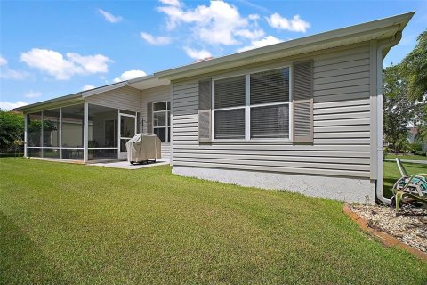 House in The Villages, Florida 3 bedrooms, 159.33 sq.m. № 1802952 - photo 19