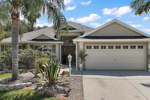 House in The Villages, Florida 3 bedrooms, 159.33 sq.m. № 1802952 - photo 1