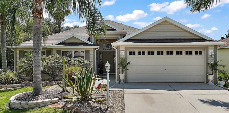 House in The Villages, Florida 3 bedrooms, 159.33 sq.m. № 1802952