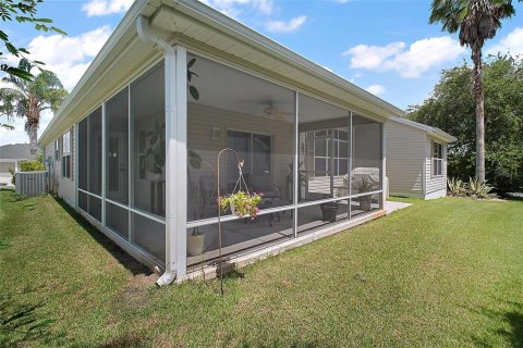 House in The Villages, Florida 3 bedrooms, 159.33 sq.m. № 1802952 - photo 18