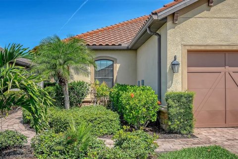 House in Sarasota, Florida 3 bedrooms, 157.66 sq.m. № 2209112 - photo 2