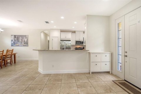 House in Sarasota, Florida 3 bedrooms, 157.66 sq.m. № 2209112 - photo 10