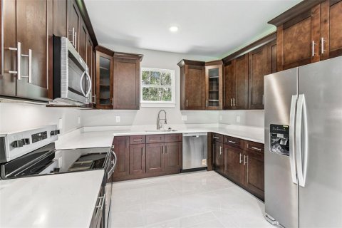 House in Brooksville, Florida 3 bedrooms, 137.5 sq.m. № 2152100 - photo 18