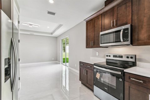 House in Brooksville, Florida 3 bedrooms, 137.5 sq.m. № 2152100 - photo 21