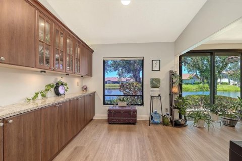 Condo in Sarasota, Florida, 2 bedrooms  № 2213001 - photo 12