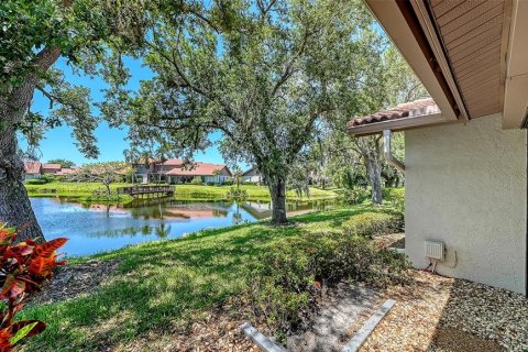 Condo in Sarasota, Florida, 2 bedrooms  № 2213001 - photo 17