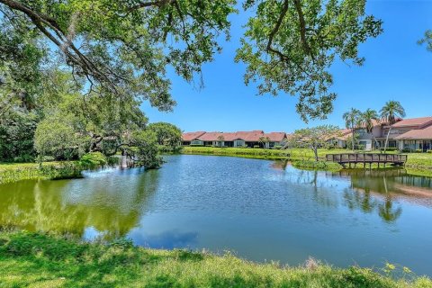 Condo in Sarasota, Florida, 2 bedrooms  № 2213001 - photo 6