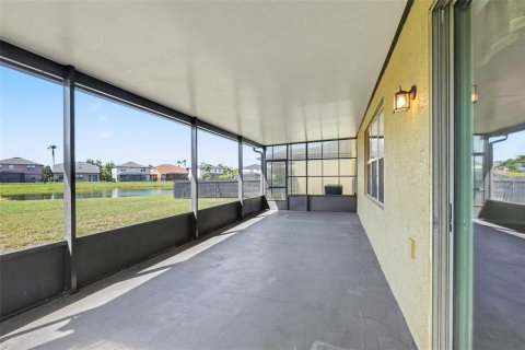 House in Riverview, Florida 5 bedrooms, 306.21 sq.m. № 2203741 - photo 29