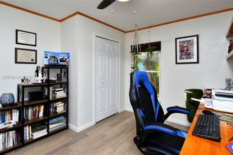 Casa en venta en Lehigh Acres, Florida, 4 dormitorios, 206.06 m2 № 1999484 - foto 17