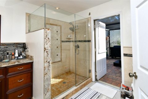 Casa en venta en Lehigh Acres, Florida, 4 dormitorios, 206.06 m2 № 1999484 - foto 24