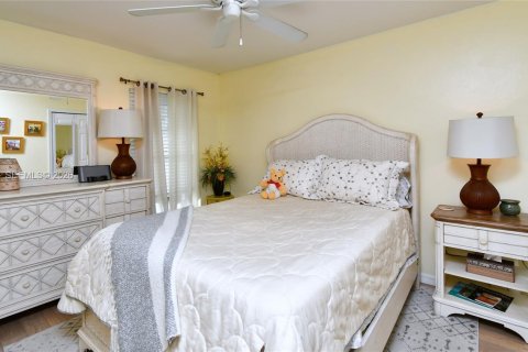 Casa en venta en Lehigh Acres, Florida, 4 dormitorios, 206.06 m2 № 1999484 - foto 14