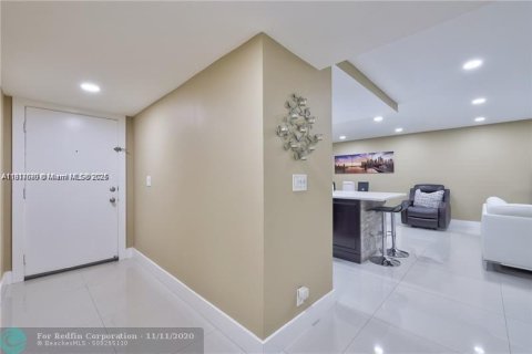 Copropriété à louer à Coral Springs, Floride: 3 chambres, 118.45 m2 № 1972315 - photo 2