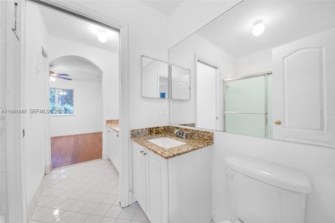 Adosado en venta en Miami, Florida, 2 dormitorios, 88.26 m2 № 2000896 - foto 22