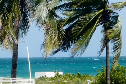 Condominio en alquiler en Miami Beach, Florida, 1 dormitorio, 61.22 m2 № 1984507 - foto 2