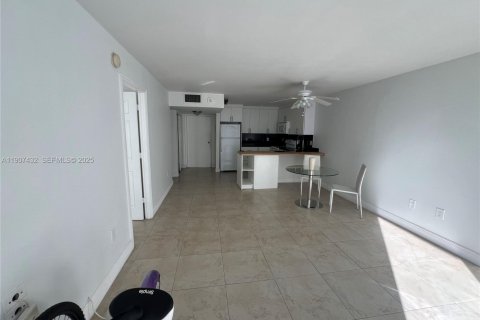Condominio en alquiler en Miami Beach, Florida, 1 dormitorio, 61.22 m2 № 1984507 - foto 15