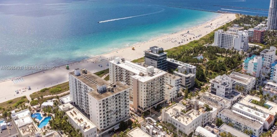 Condominio en Miami Beach, Florida, 1 dormitorio  № 1984507