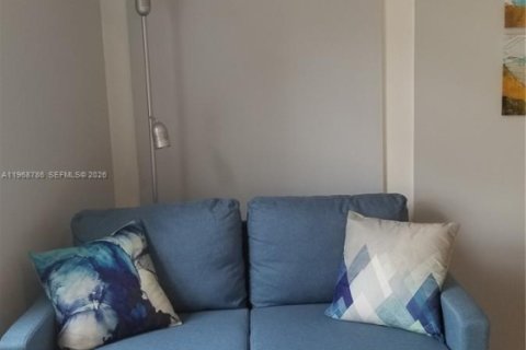 Condo in Miami Beach, Florida  № 2031736 - photo 5