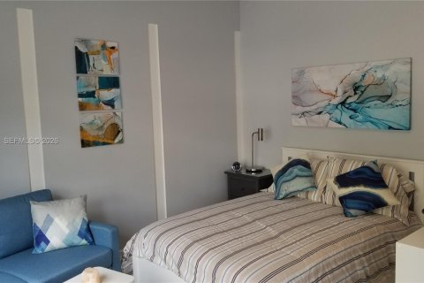 Condo in Miami Beach, Florida  № 2031736 - photo 4