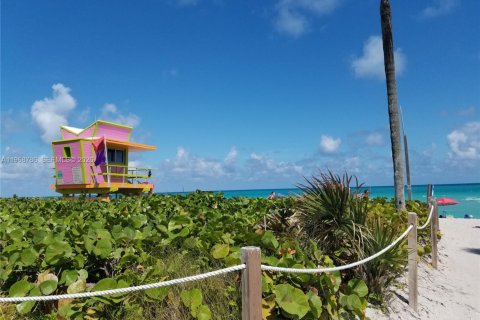 Condo in Miami Beach, Florida  № 2031736 - photo 2