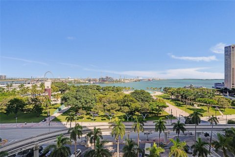 Copropriété à louer à Miami, Floride: 2 chambres, 126.07 m2 № 1939171 - photo 27