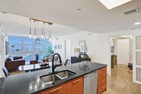 Copropriété à louer à Miami, Floride: 2 chambres, 126.07 m2 № 1939171 - photo 9