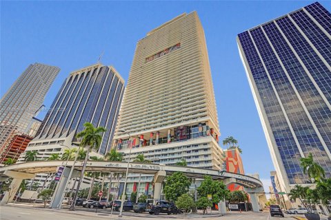 Copropriété à louer à Miami, Floride: 2 chambres, 126.07 m2 № 1939171 - photo 1