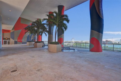 Copropriété à louer à Miami, Floride: 2 chambres, 126.07 m2 № 1939171 - photo 25
