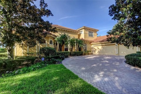 Casa en venta en Trinity, Florida, 5 dormitorios, 373.19 m2 № 1826560 - foto 1