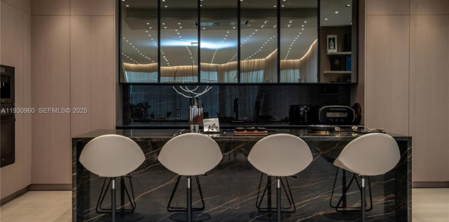 Condominio en Bal Harbour, Florida, 3 dormitorios  № 2034414