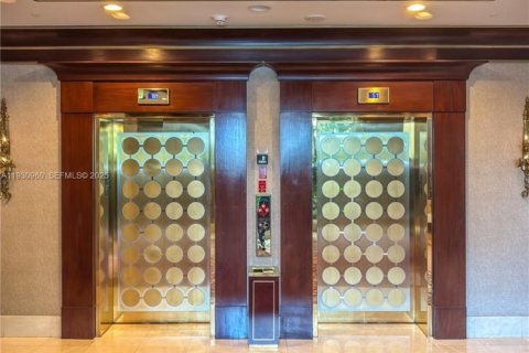 Condominio en venta en Bal Harbour, Florida, 3 dormitorios, 288.93 m2 № 2034414 - foto 9