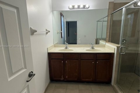 Townhouse in Miami, Florida 4 bedrooms, 214.79 sq.m. № 1994282 - photo 22