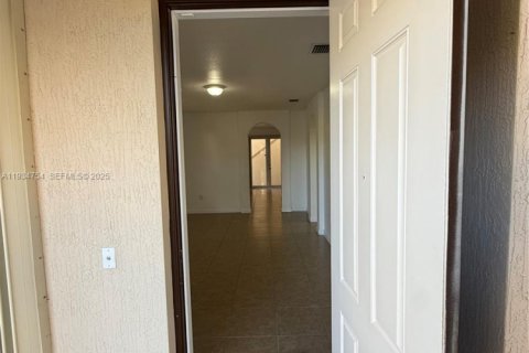 Townhouse in Miami, Florida 4 bedrooms, 214.79 sq.m. № 1994282 - photo 3