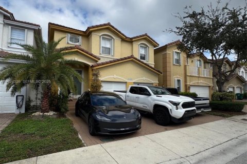 Casa en venta en Doral, Florida, 4 dormitorios, 205.96 m2 № 1982786 - foto 3