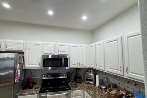 Casa en venta en Doral, Florida, 4 dormitorios, 205.96 m2 № 1982786 - foto 8