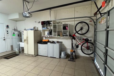 Casa en venta en Doral, Florida, 4 dormitorios, 205.96 m2 № 1982786 - foto 10