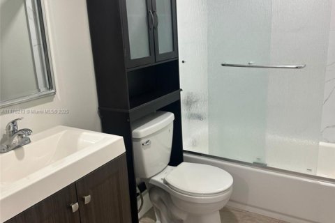 Touwnhouse à louer à Miami, Floride: 3 chambres, 146.79 m2 № 1924147 - photo 20