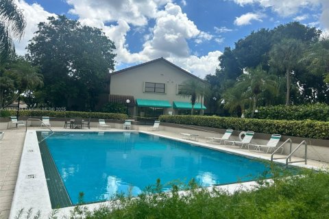 Touwnhouse à louer à Miami, Floride: 3 chambres, 146.79 m2 № 1924147 - photo 4