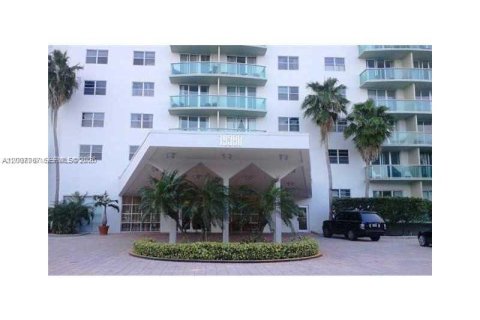 Copropriété à vendre à Sunny Isles Beach, Floride: 1 chambre, 93.37 m2 № 2071825 - photo 14