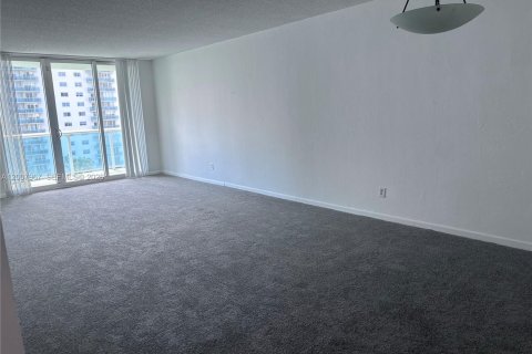 Copropriété à vendre à Sunny Isles Beach, Floride: 1 chambre, 93.37 m2 № 2071825 - photo 3