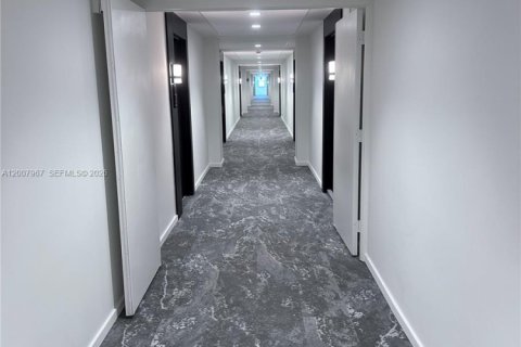 Copropriété à vendre à Sunny Isles Beach, Floride: 1 chambre, 93.37 m2 № 2071825 - photo 10