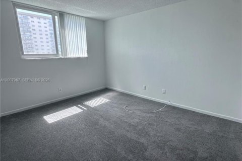 Copropriété à vendre à Sunny Isles Beach, Floride: 1 chambre, 93.37 m2 № 2071825 - photo 9