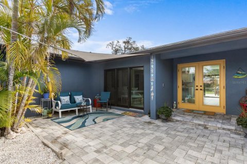 House in Belleair Beach, Florida 2 bedrooms, 126.35 sq.m. № 1721716 - photo 11