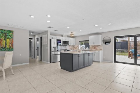 House in Belleair Beach, Florida 2 bedrooms, 126.35 sq.m. № 1721716 - photo 13