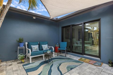 House in Belleair Beach, Florida 2 bedrooms, 126.35 sq.m. № 1721716 - photo 10