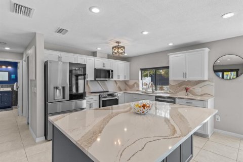 House in Belleair Beach, Florida 2 bedrooms, 126.35 sq.m. № 1721716 - photo 19