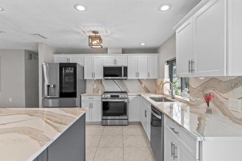 House in Belleair Beach, Florida 2 bedrooms, 126.35 sq.m. № 1721716 - photo 21