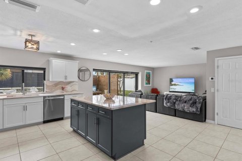 House in Belleair Beach, Florida 2 bedrooms, 126.35 sq.m. № 1721716 - photo 18