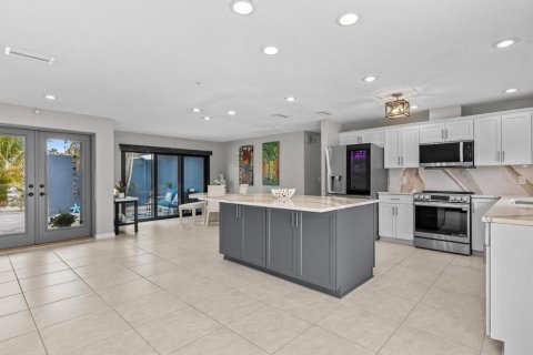 House in Belleair Beach, Florida 2 bedrooms, 126.35 sq.m. № 1721716 - photo 15