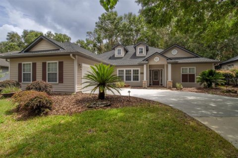 Villa ou maison à louer à Gainesville, Floride: 4 chambres, 244.7 m2 № 2167889 - photo 1