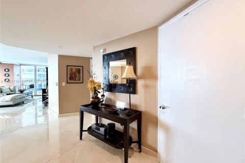 Condominio en alquiler en Hallandale Beach, Florida, 2 dormitorios, 135.45 m2 № 2339879 - foto 6